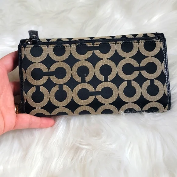 COACH - Picture 2 of 14